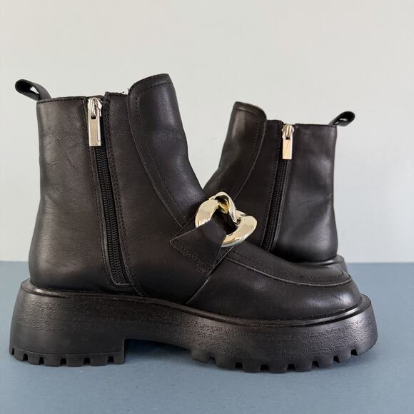 Steve Madden Cleo Black Leather Chunky Lug Sole Curb Chain Ankle Boots - Picture 6 of 10